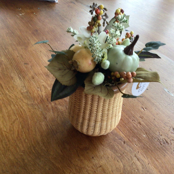 #117 pot w/floral arrangement