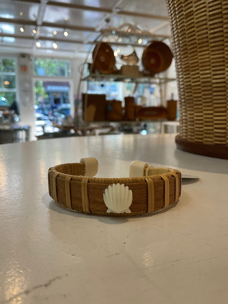 BR-10 cuff with shell detail