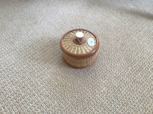 5" Hat box with pull knob and shell base #207