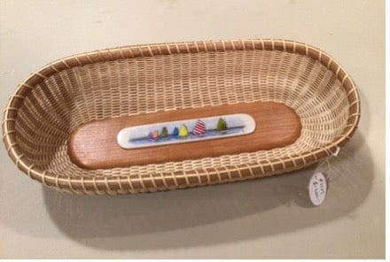 #2527 Cracker w/ Rainbow Fleet On Corian