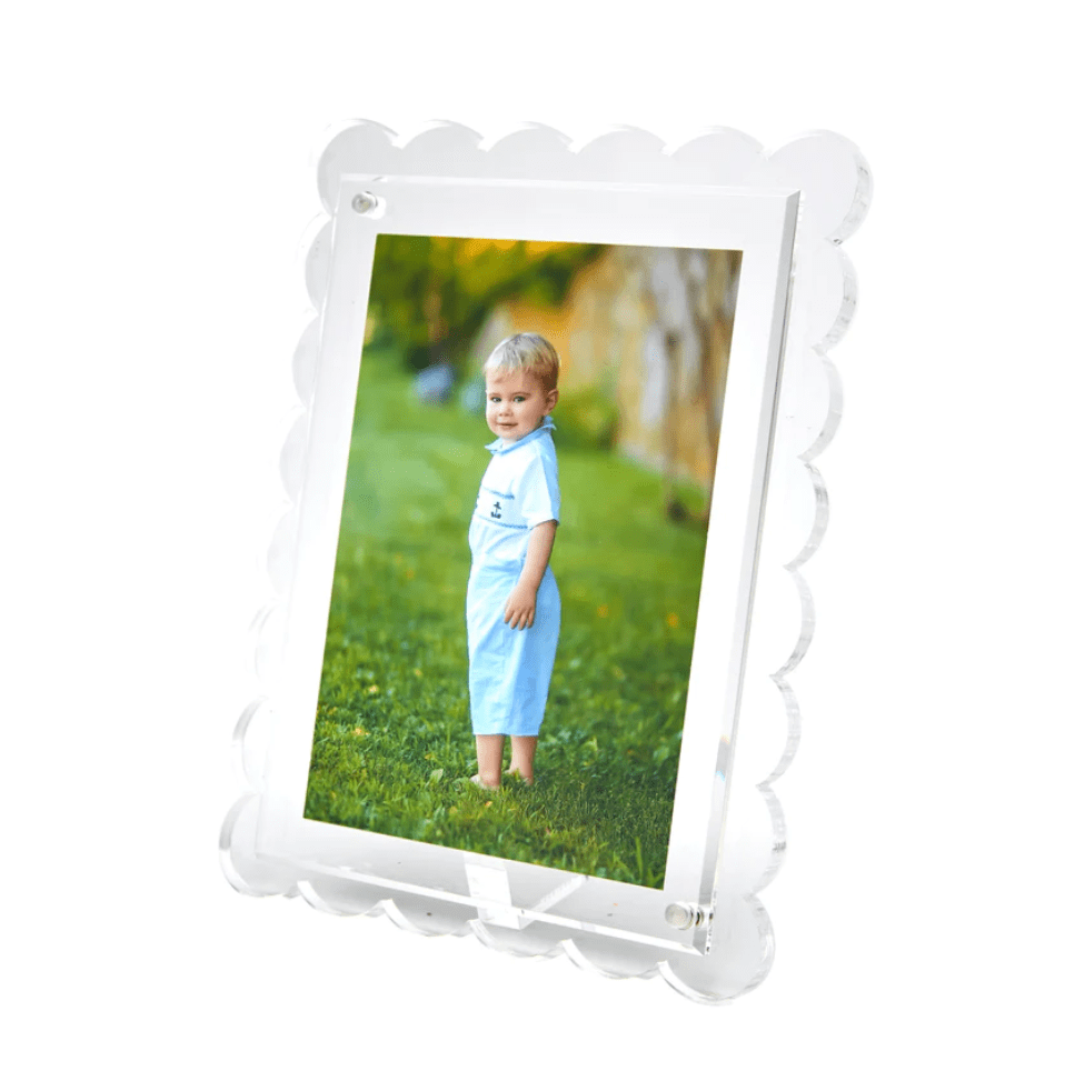 Scallop Acrylic Frame